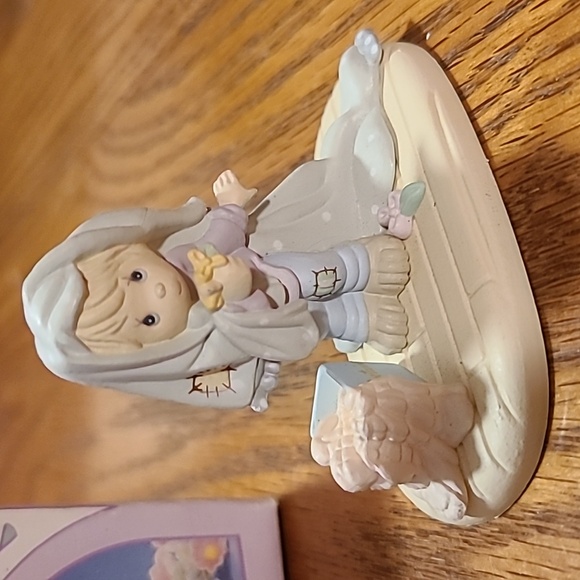 Precious Moments June Figurine - Picture 3 of 8